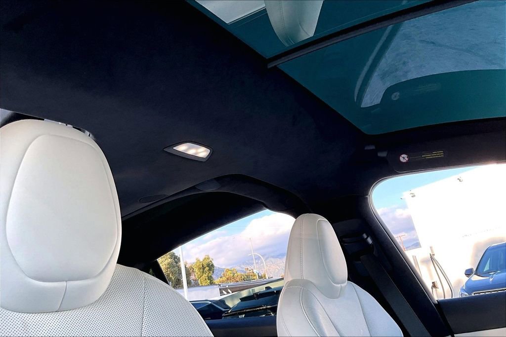 Used 2022 Tesla Model X Plaid image 13