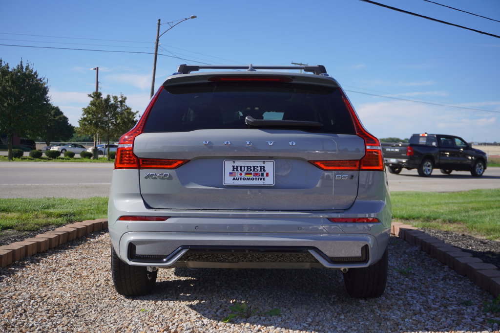 Used 2024 Volvo XC60 B5 Core AWD/4WD image 6