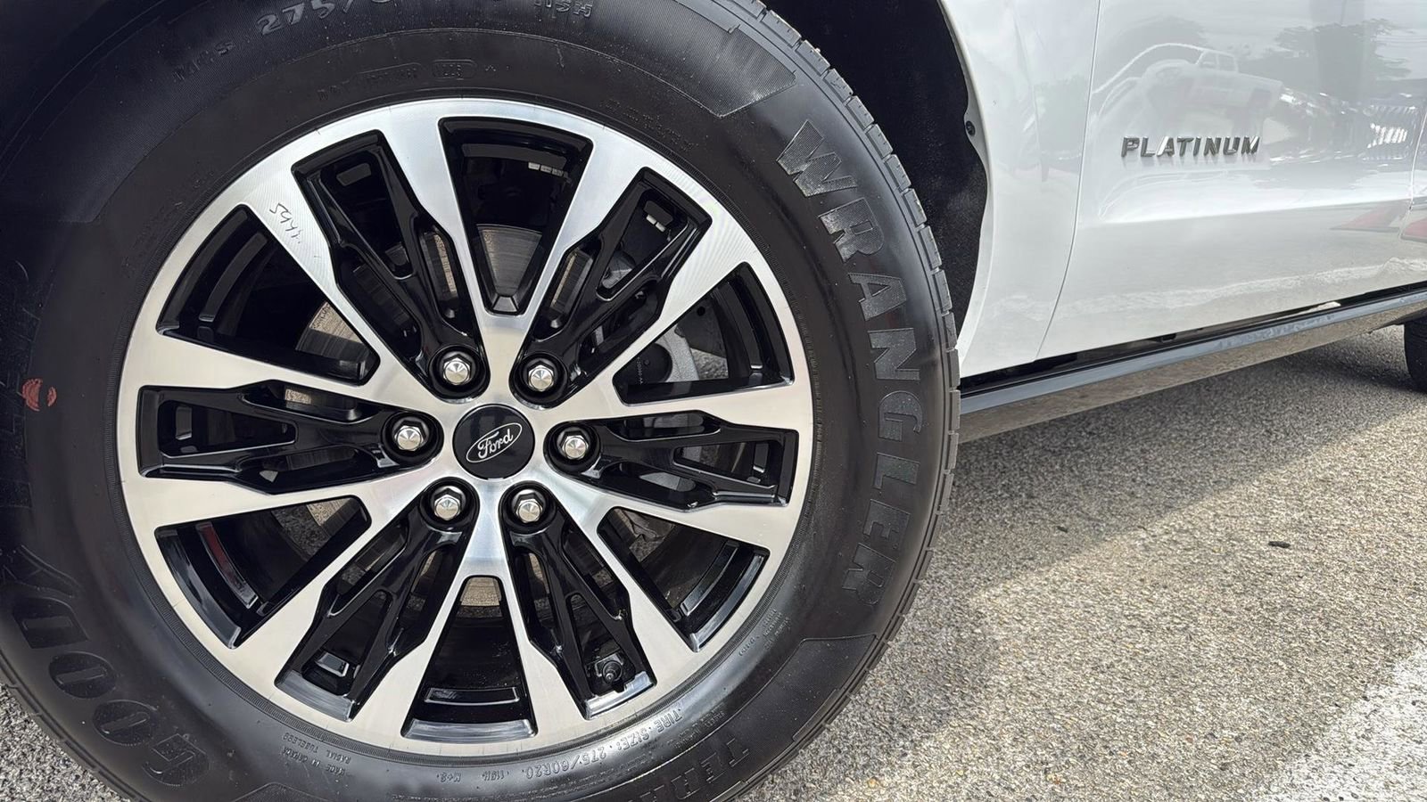 Certified 2025 Ford Expedition Max Platinum AWD/4WD image 9