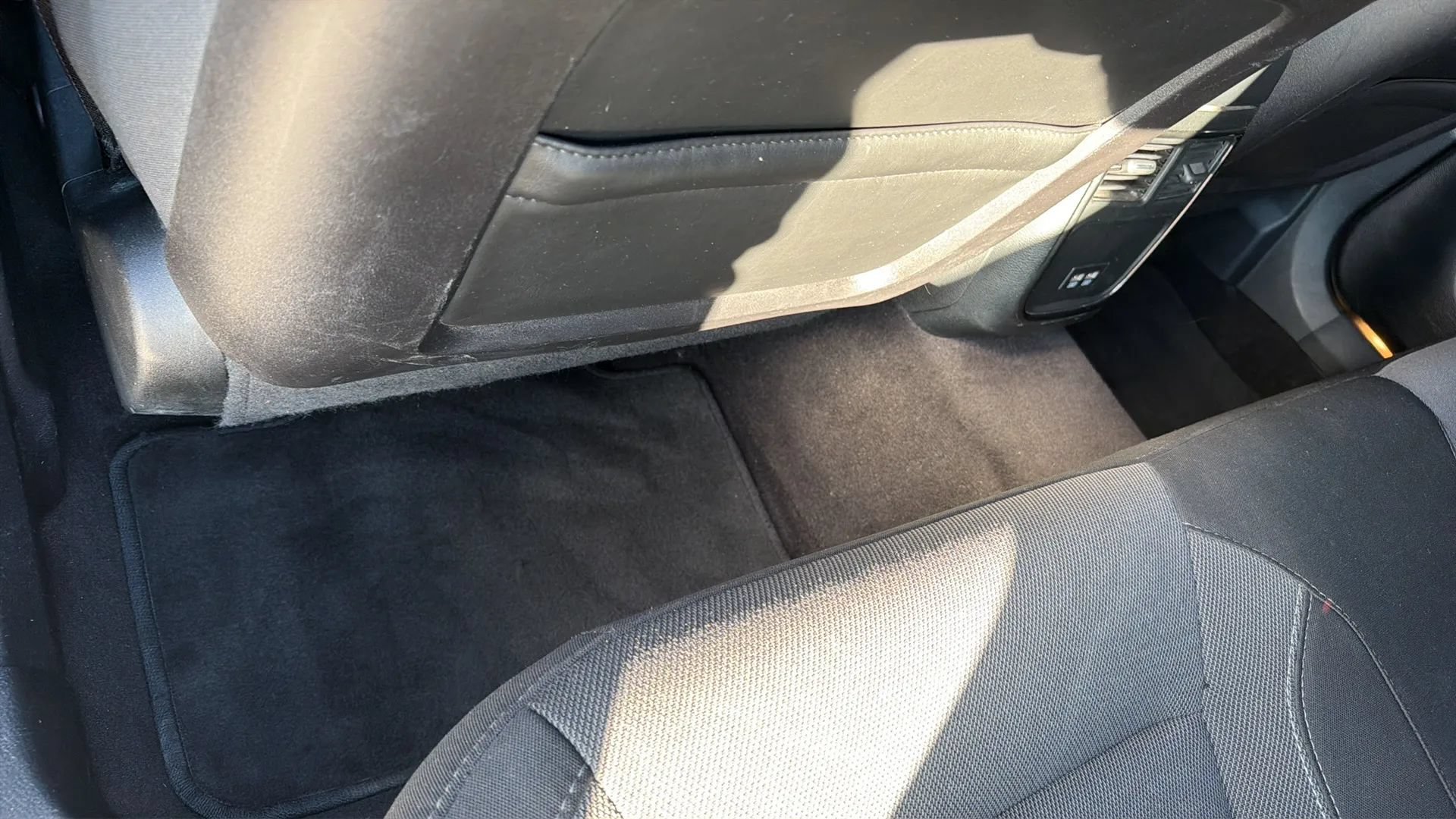 Used 2019 Dodge Charger SXT w/ Blacktop Package RWD image 35