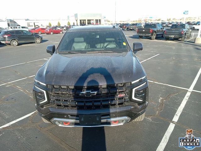 Used 2025 Chevrolet Suburban Z71 image 2