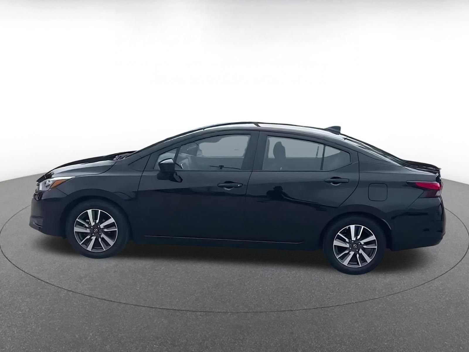 Used 2025 Nissan Versa SV FWD image 8
