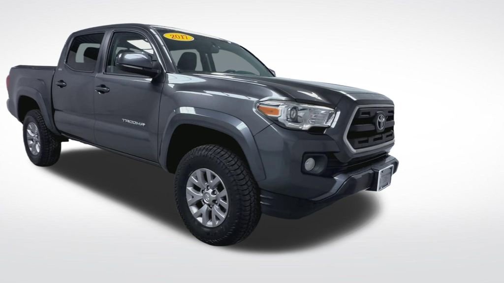 Used 2017 Toyota Tacoma SR5 w/ Tow Package image 2