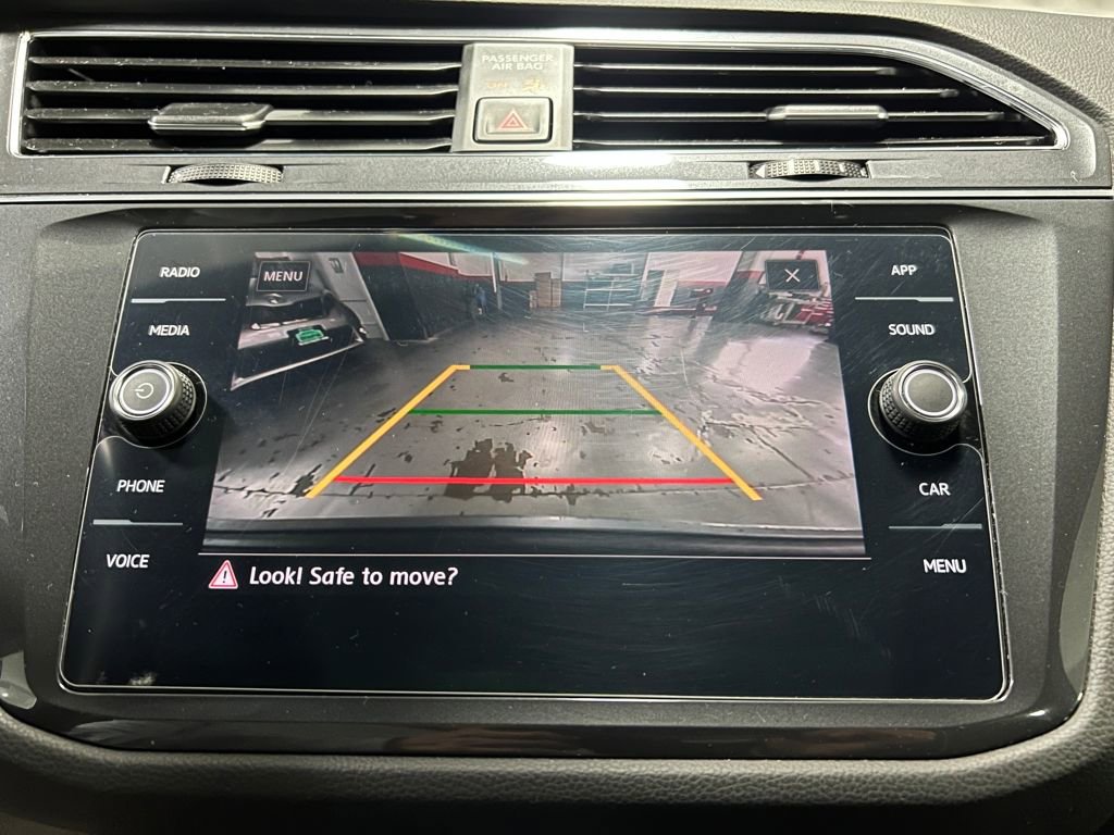 Used 2020 Volkswagen Tiguan SE R-Line w/ 3rd Row Seat Package image 32
