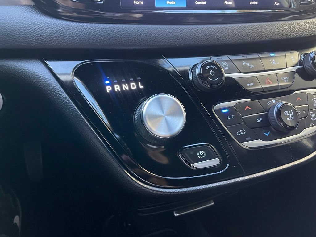 Used 2025 Chrysler Pacifica Select FWD image 23