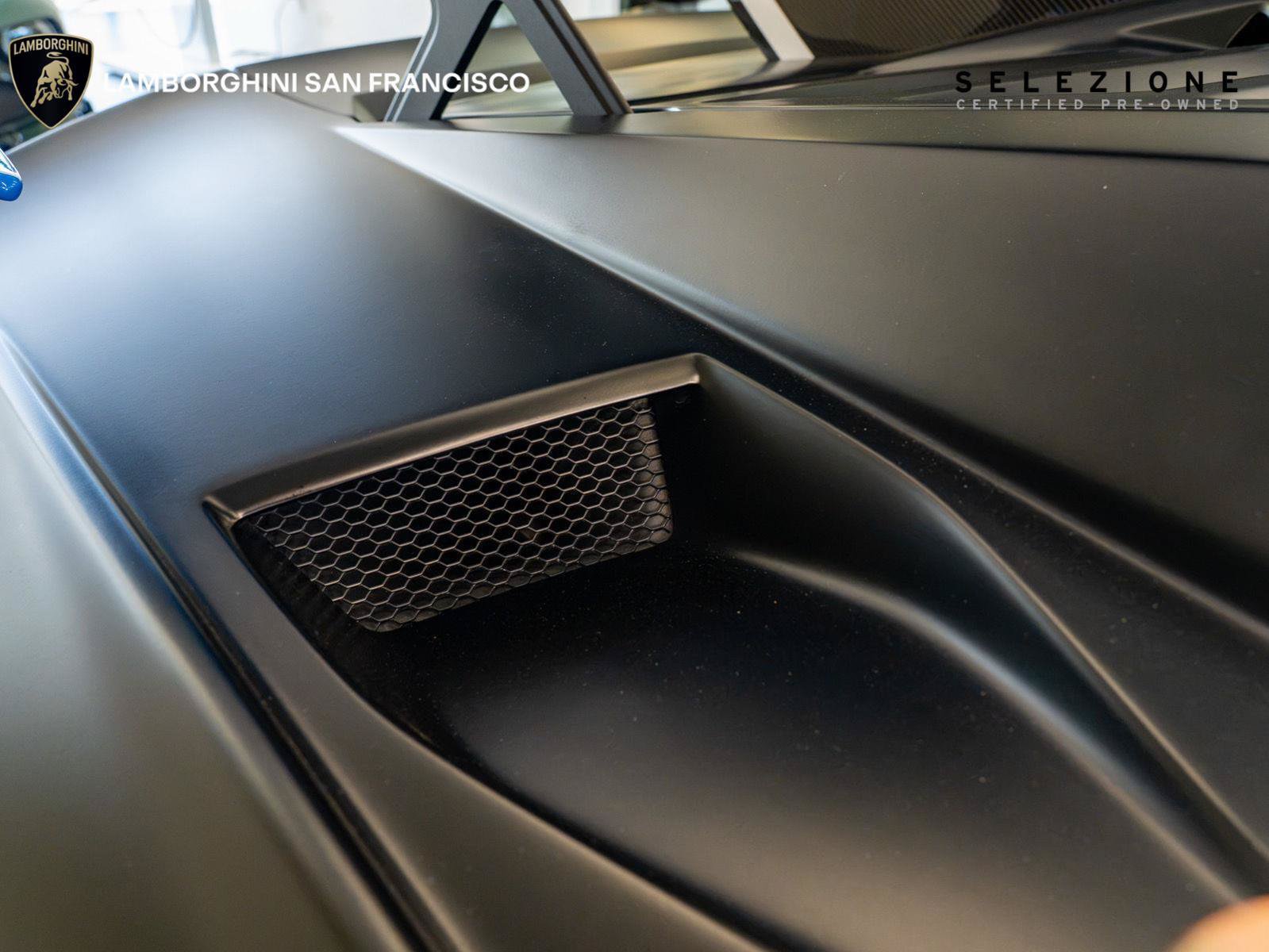 Used 2024 Lamborghini Huracan STO RWD image 40