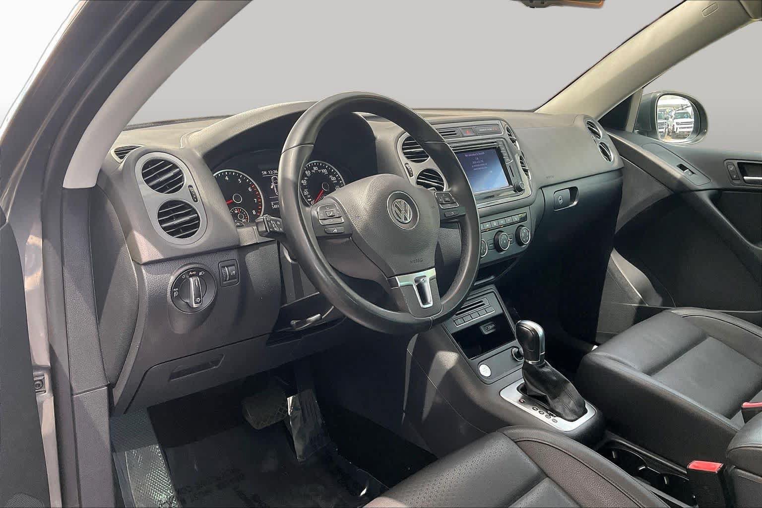 Used 2016 Volkswagen Tiguan SE FWD image 18