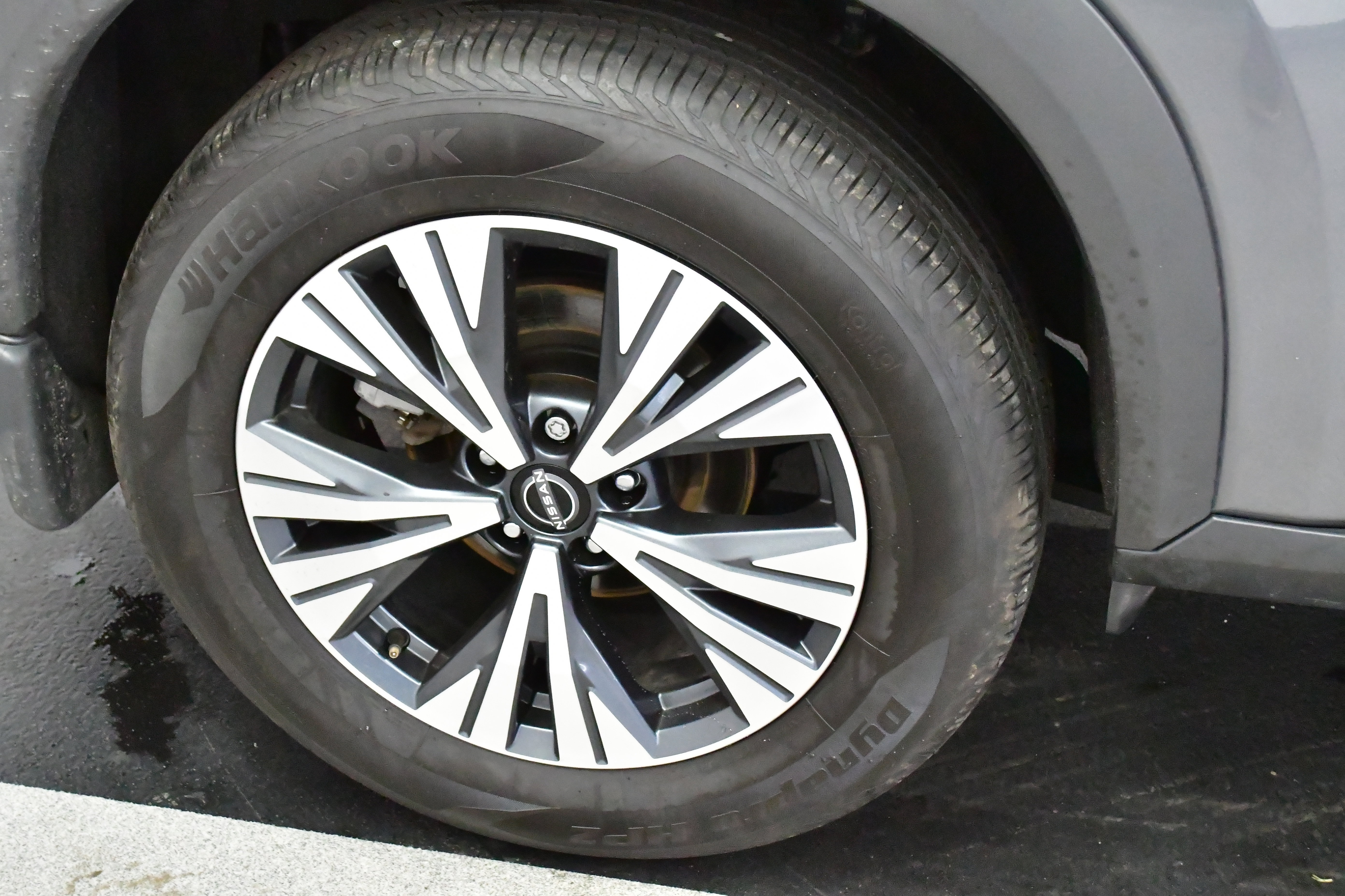 Used 2023 Nissan Rogue SV image 60