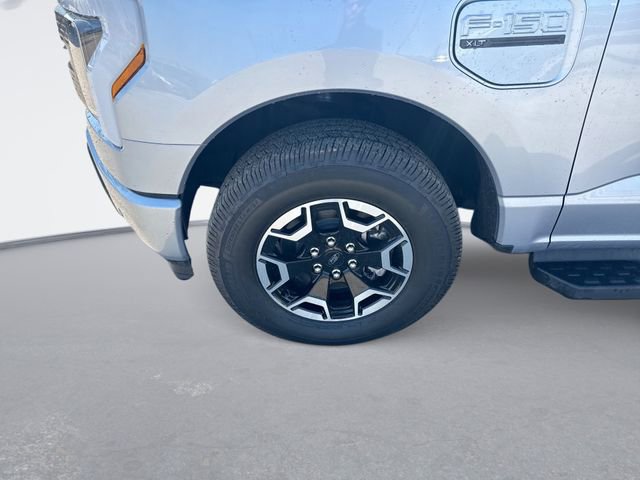 Used 2022 Ford F150 Lightning XLT image 10