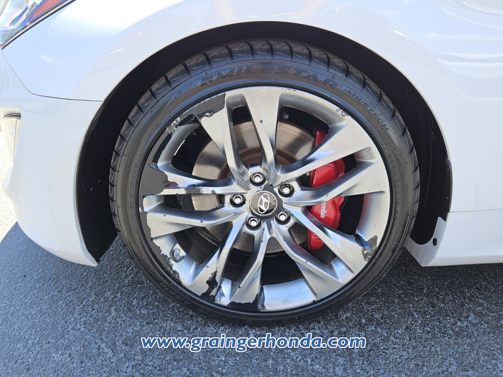 Used 2015 Hyundai Genesis 3.8 RWD image 9