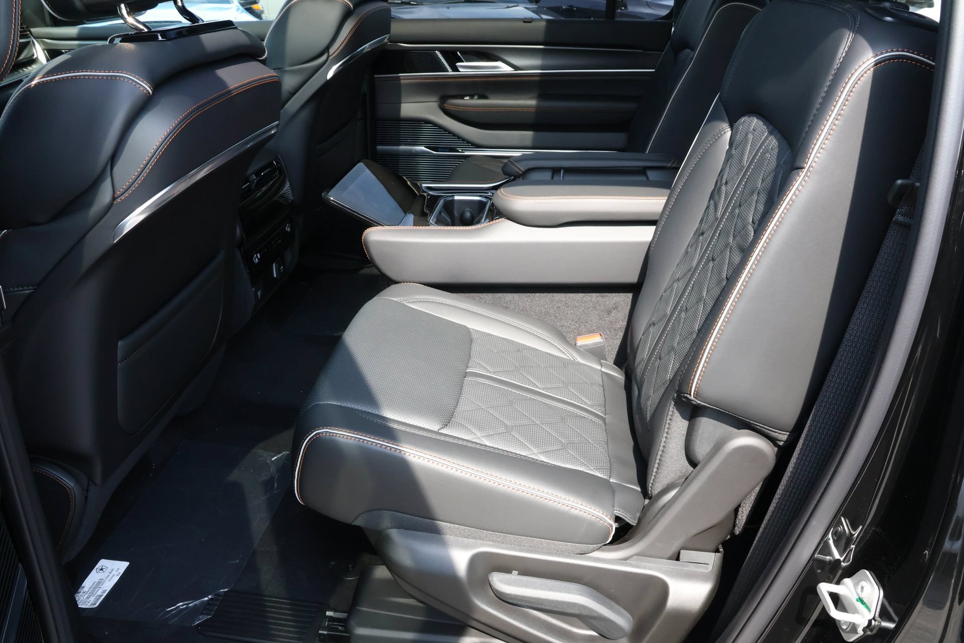 New 2026 Jeep Grand Wagoneer Summit AWD/4WD image 15