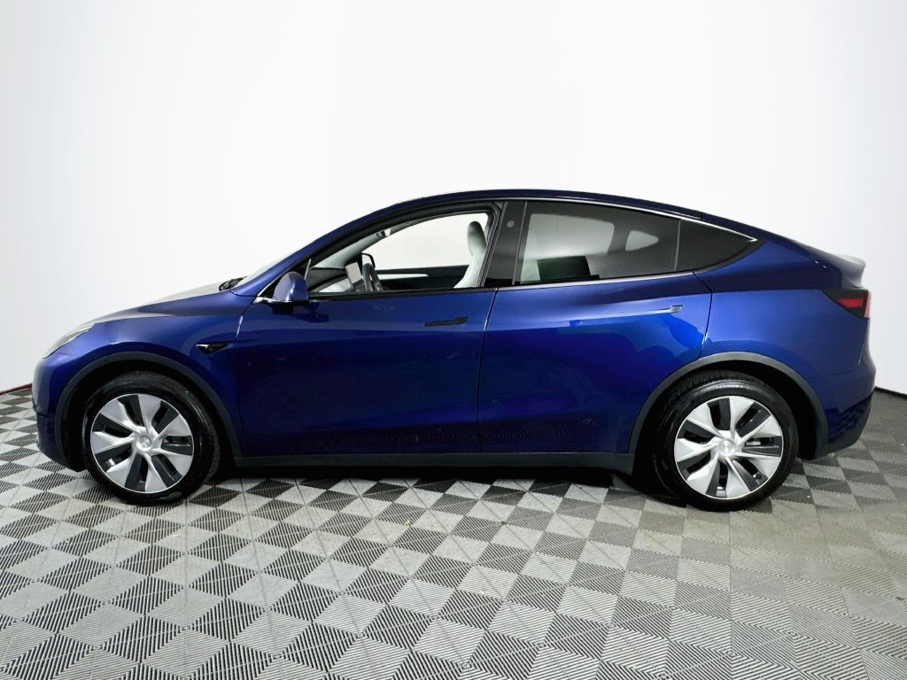 Used 2023 Tesla Model Y Long Range AWD/4WD image 4