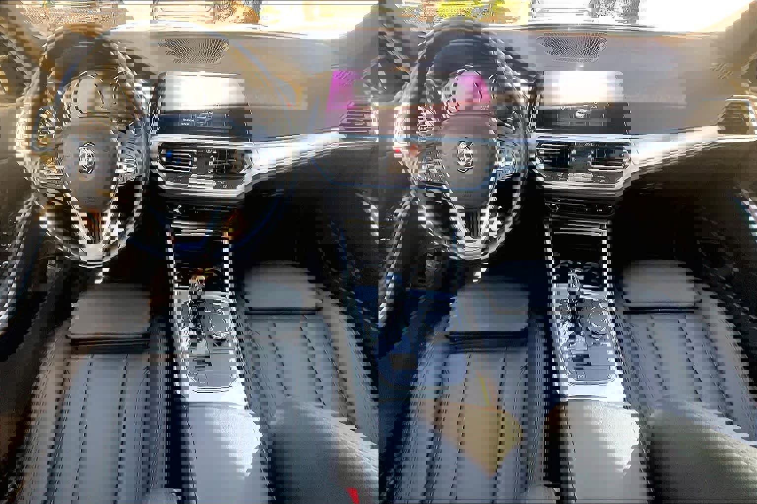 Used 2019 BMW 330i Sedan w/ Driving Assistance Package RWD image 16