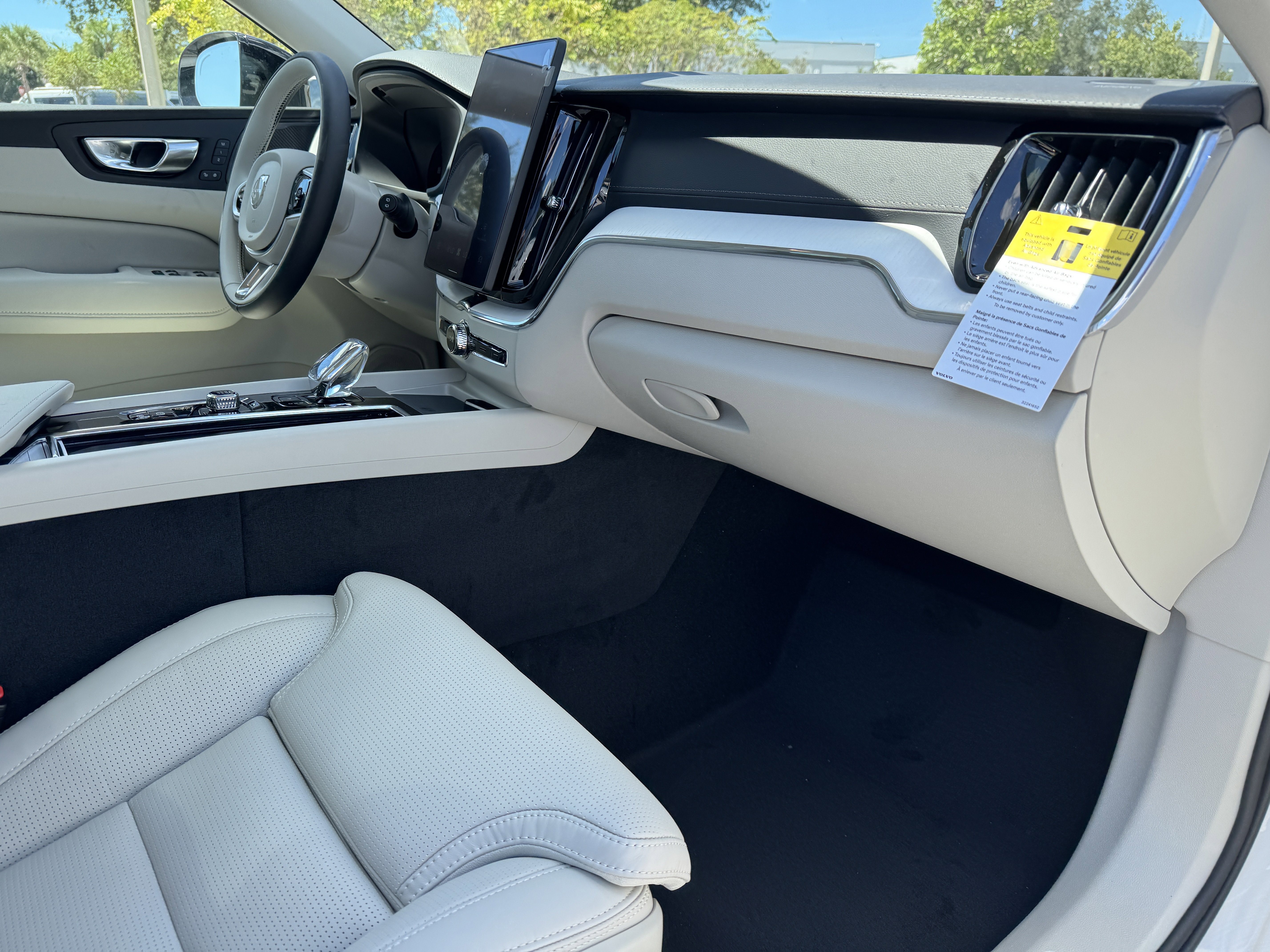 New 2026 Volvo XC60 B5 Ultra w/ Protection Package image 11