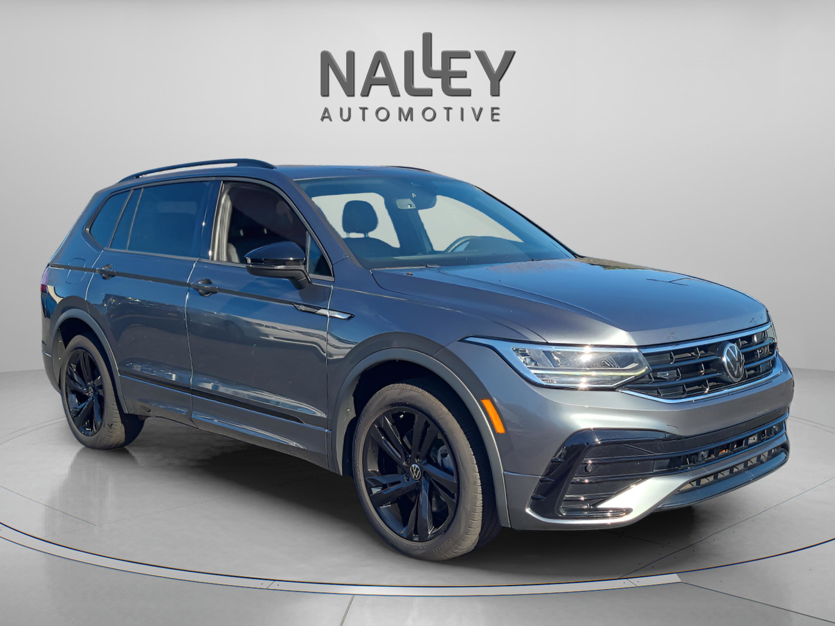 Used 2023 Volkswagen Tiguan SE R-Line image 7