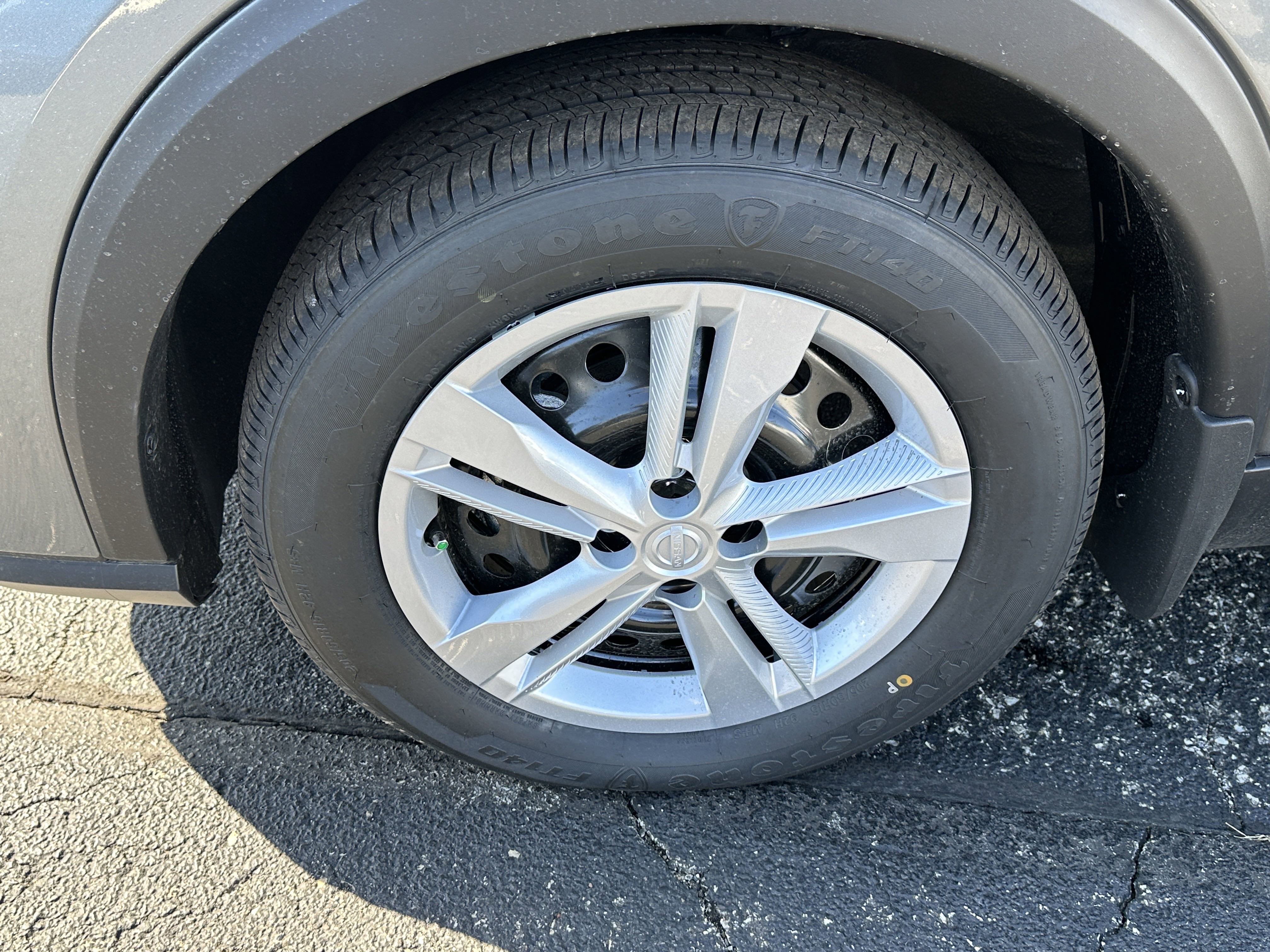 New 2025 Nissan Kicks Play S image 13