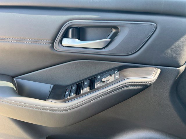 New 2026 Nissan Rogue Dark Armor FWD image 8