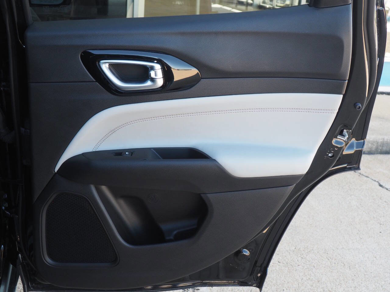 New 2025 Jeep Compass Limited image 16