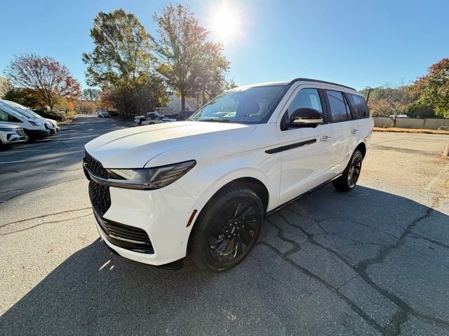 New 2025 Lincoln Navigator Reserve w/ Jet Appearance Package image 3