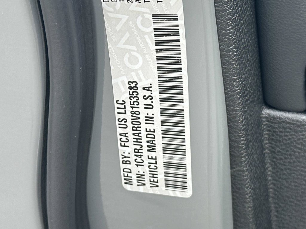New 2027 Jeep Grand Cherokee Altitude AWD/4WD image 32