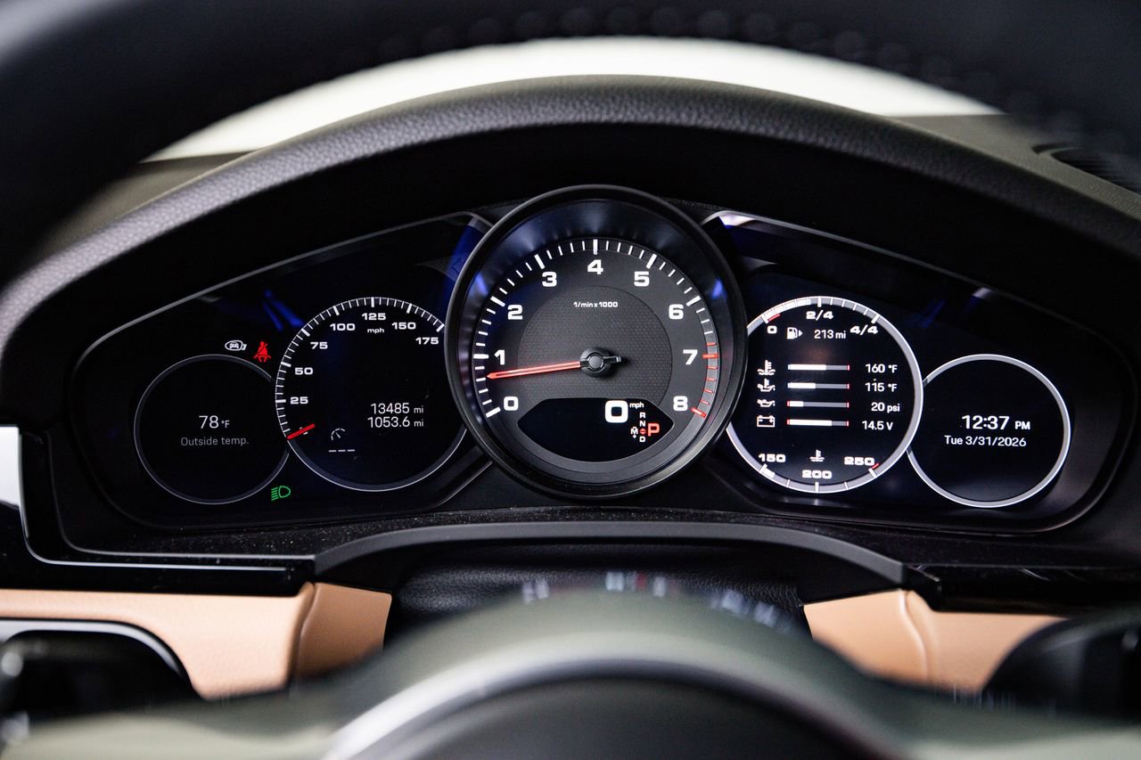 Certified 2023 Porsche Cayenne Platinum Edition image 15