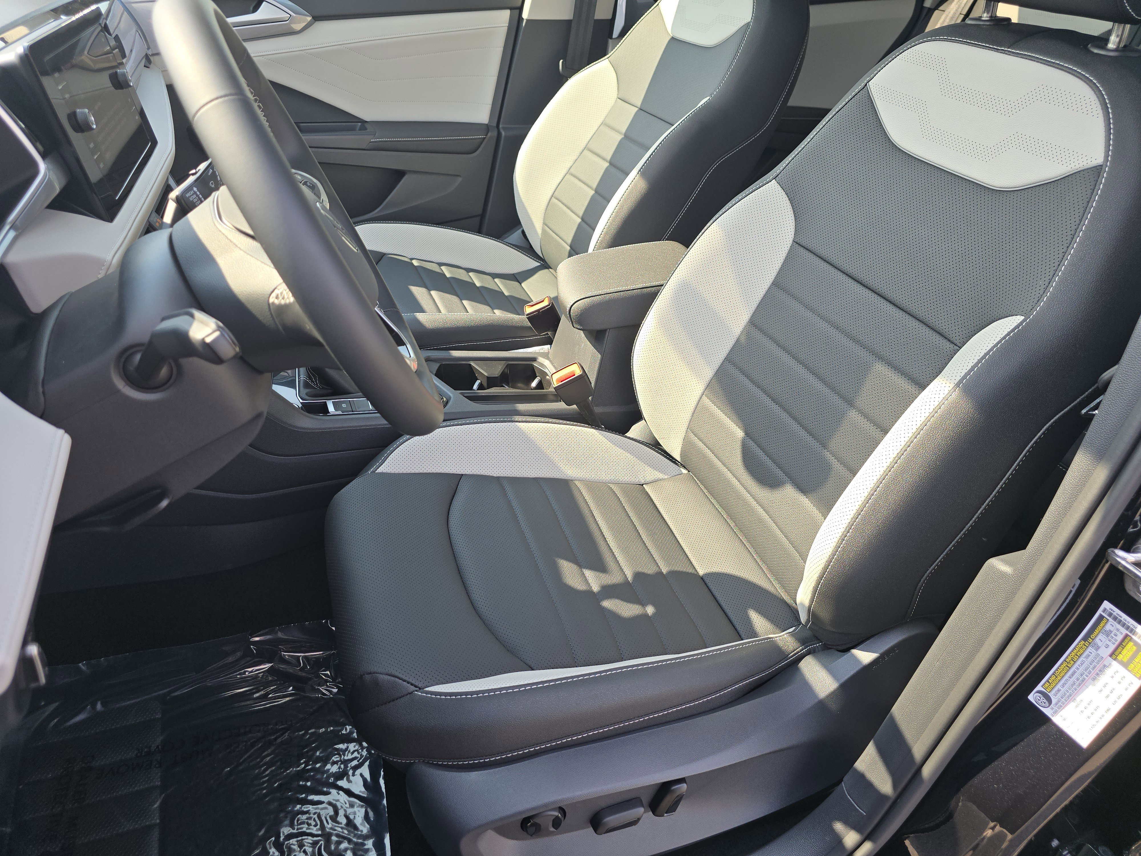 New 2025 Volkswagen Taos SEL image 22