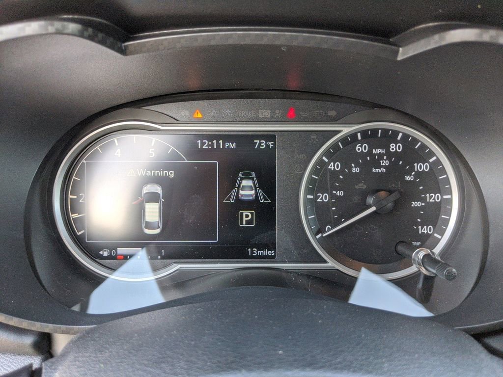 New 2025 Nissan Versa SR w/ Trunk Package FWD image 15