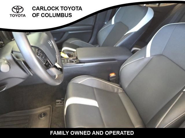Used 2026 Toyota Camry SE FWD image 13