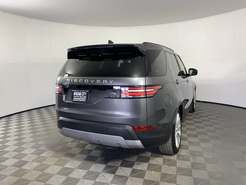 Used 2017 Land Rover Discovery HSE Luxury image 3