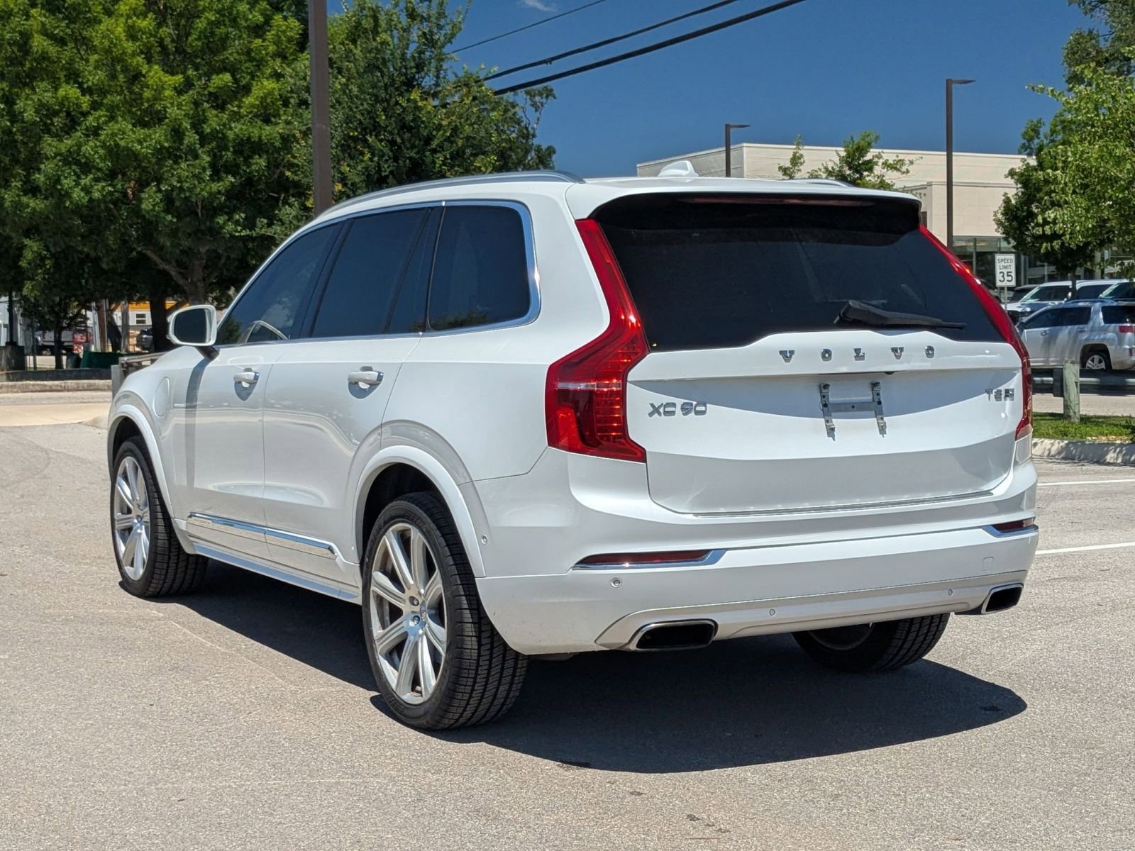 Used 2017 Volvo XC90 T8 Inscription w/ Vision Package AWD/4WD image 4