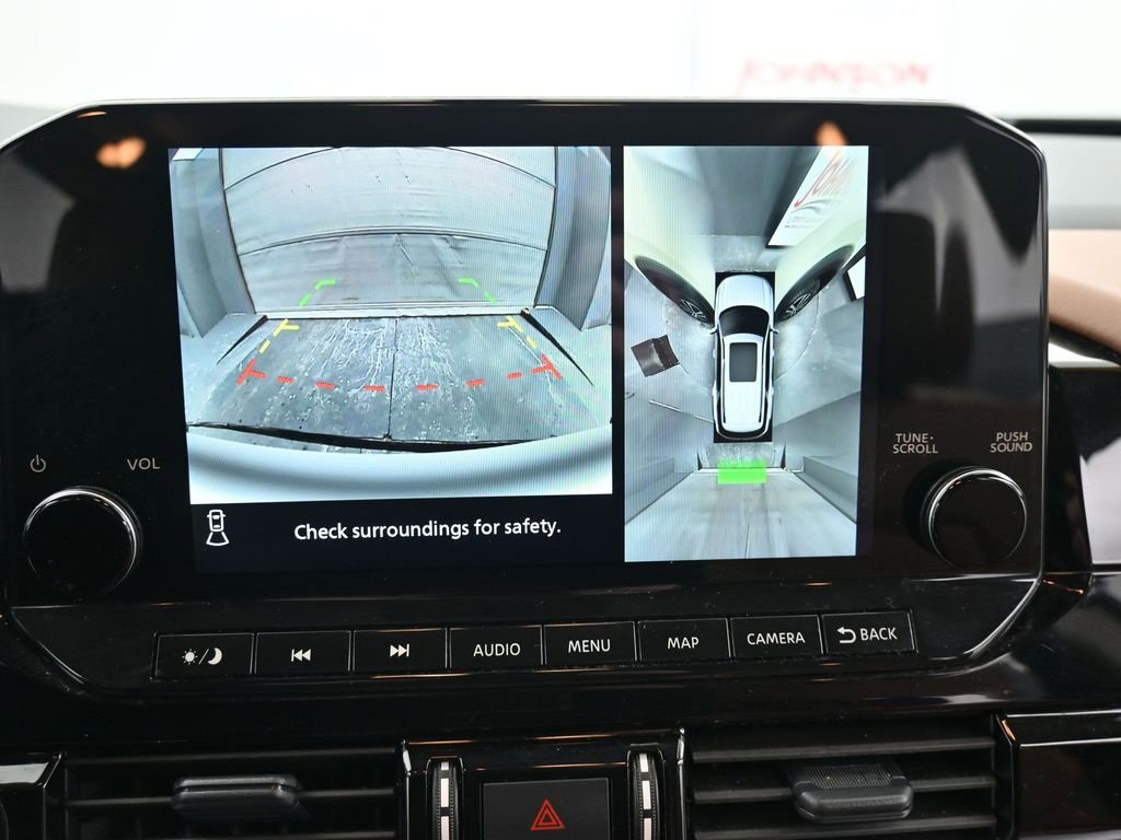 Used 2024 Nissan Pathfinder Platinum w/ Cargo Package image 18