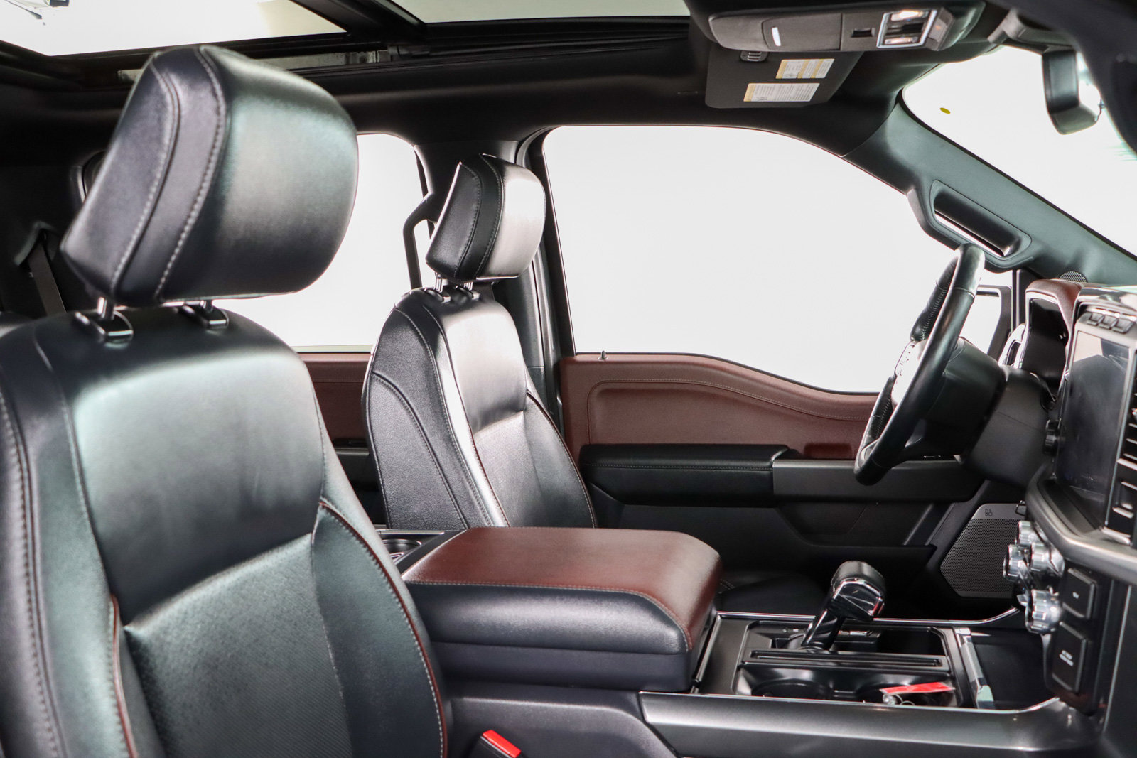 Used 2023 Ford F150 Lariat w/ Equipment Group 502A High image 29