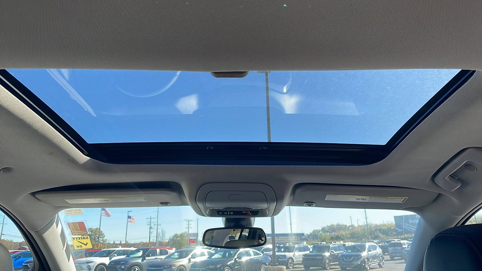 Used 2023 GMC Acadia AT4 w/ Technology Package image 15