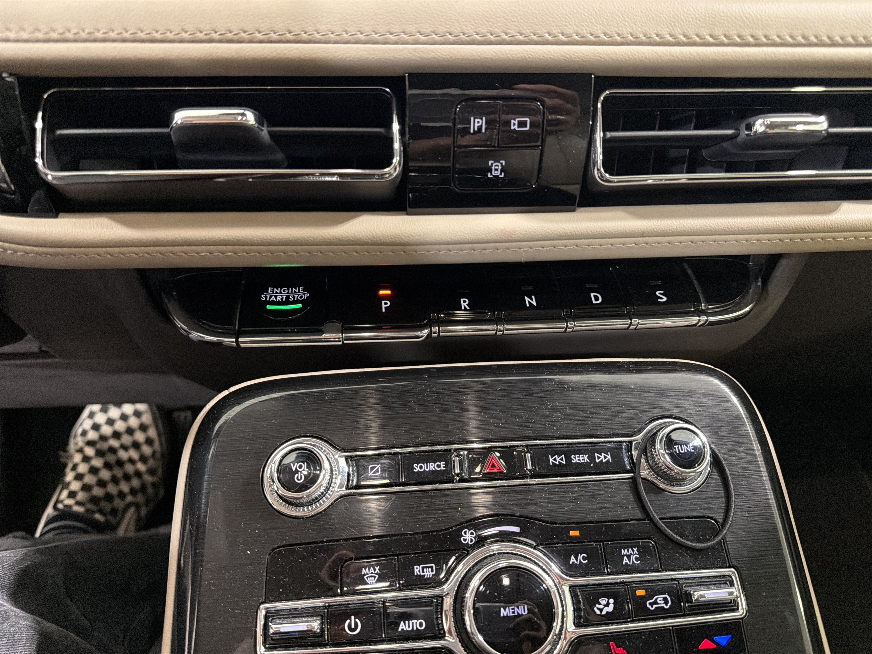 Used 2023 Lincoln Nautilus AWD w/ Premium Package image 18