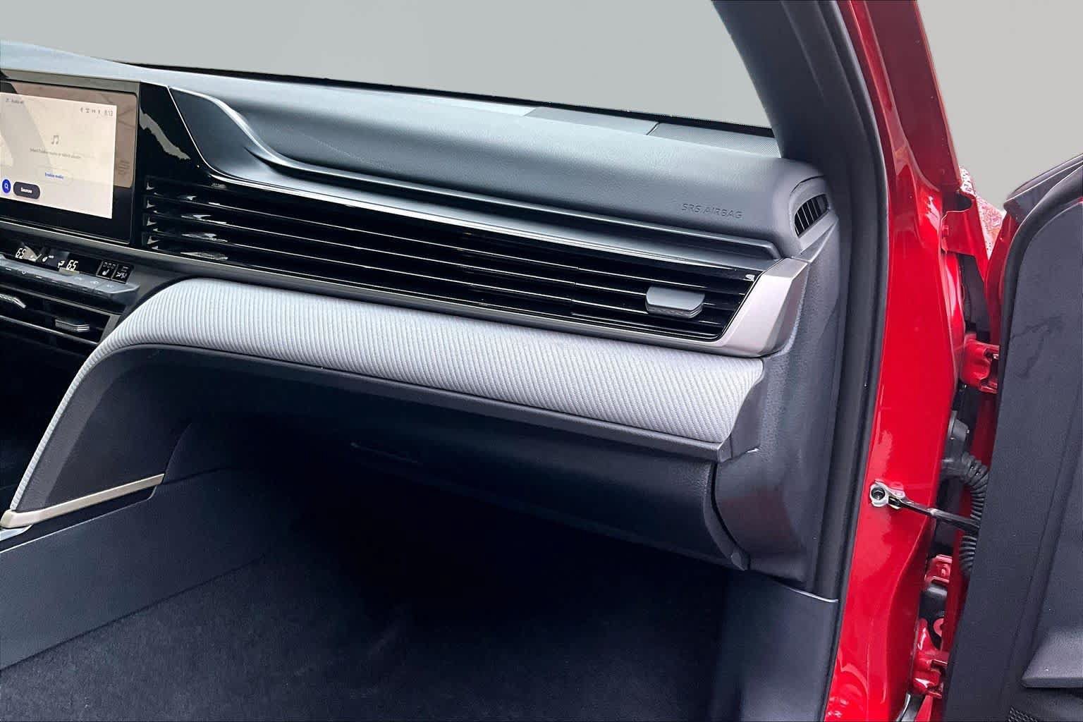 Certified 2025 Toyota Camry SE w/ Convenience Package FWD image 19