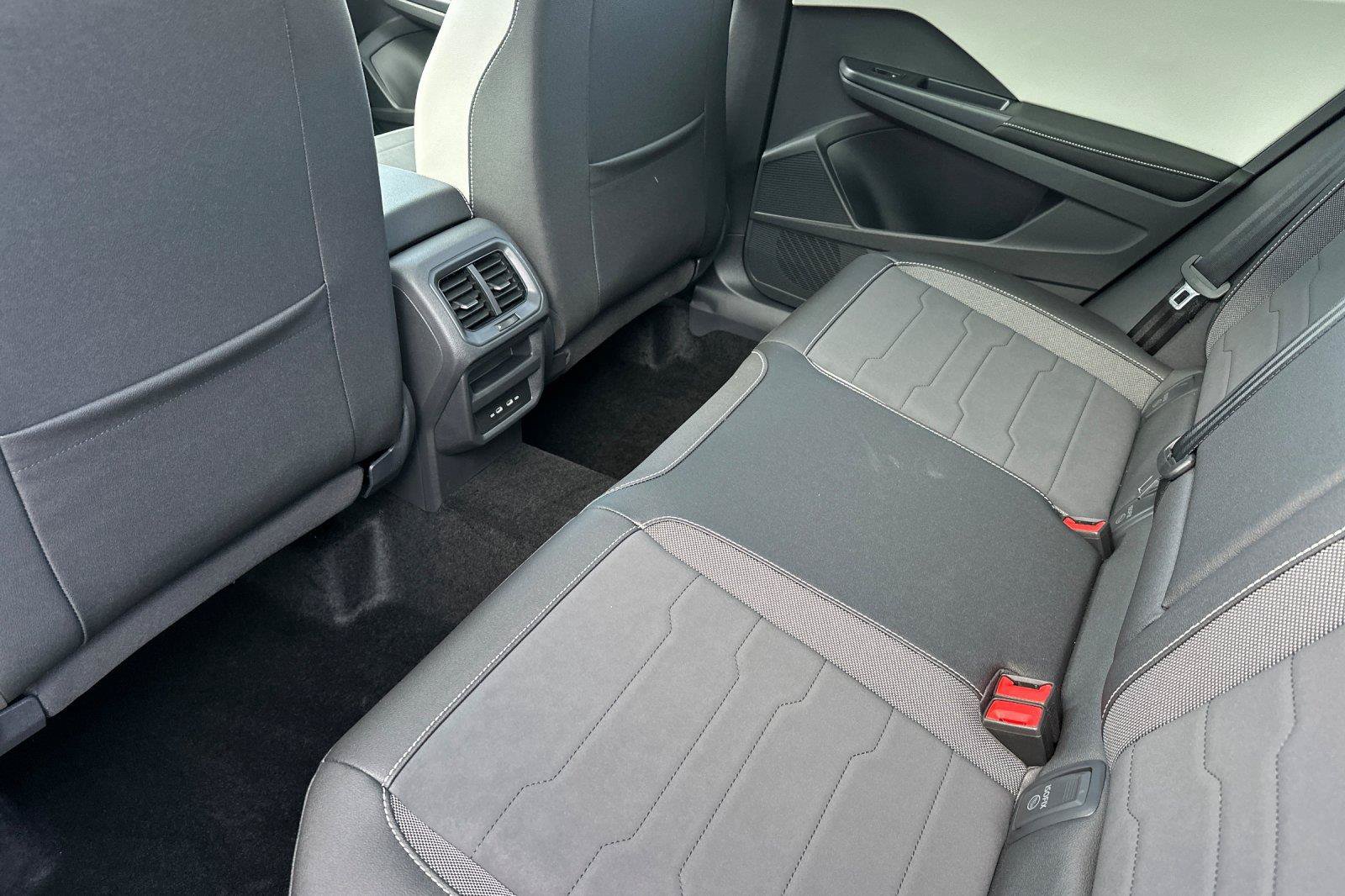 New 2026 Volkswagen Taos SE AWD/4WD image 11