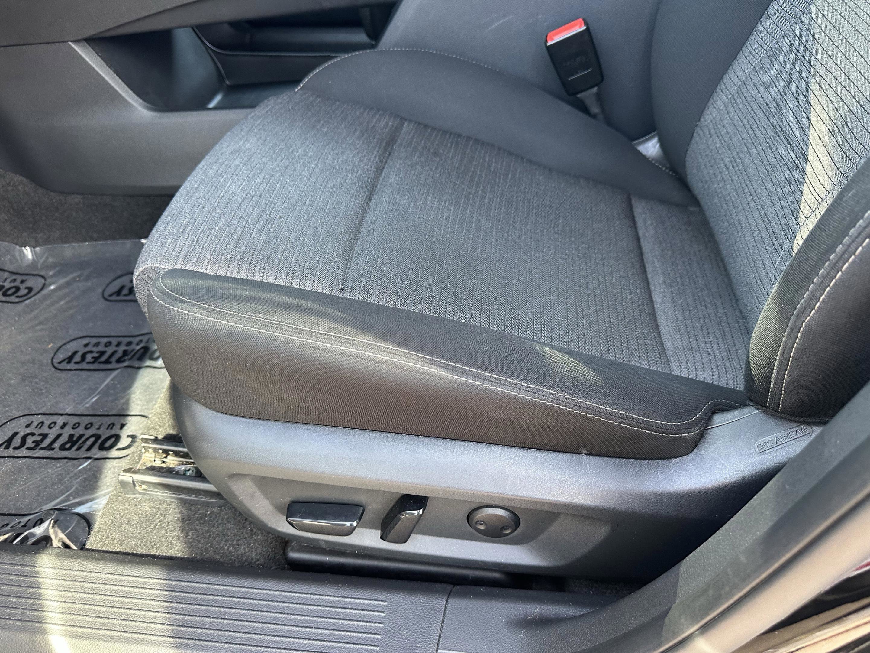 Certified 2023 Nissan Rogue SV FWD image 21