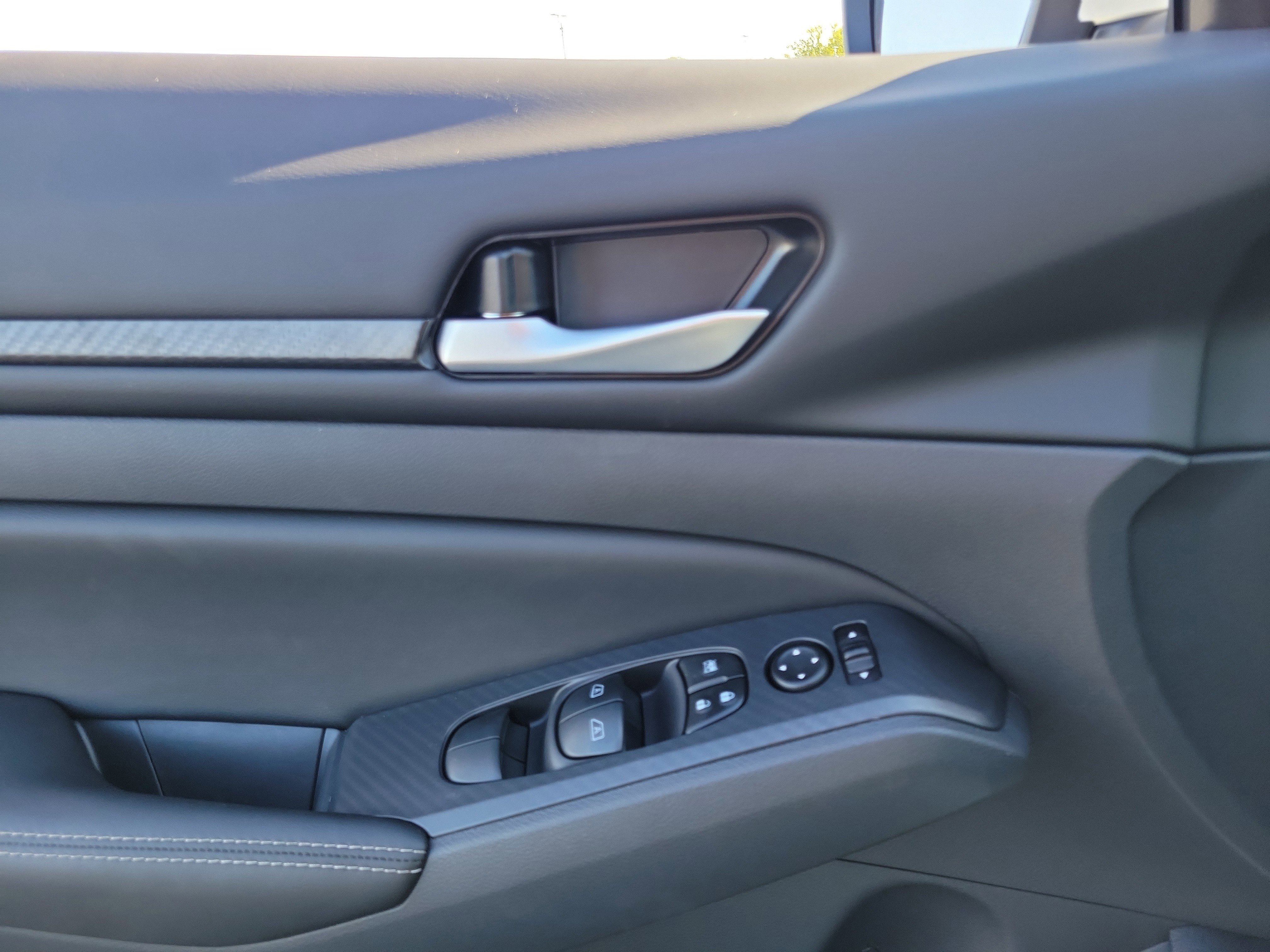 New 2025 Nissan Altima 2.5 SV w/ SV Premium Package image 17