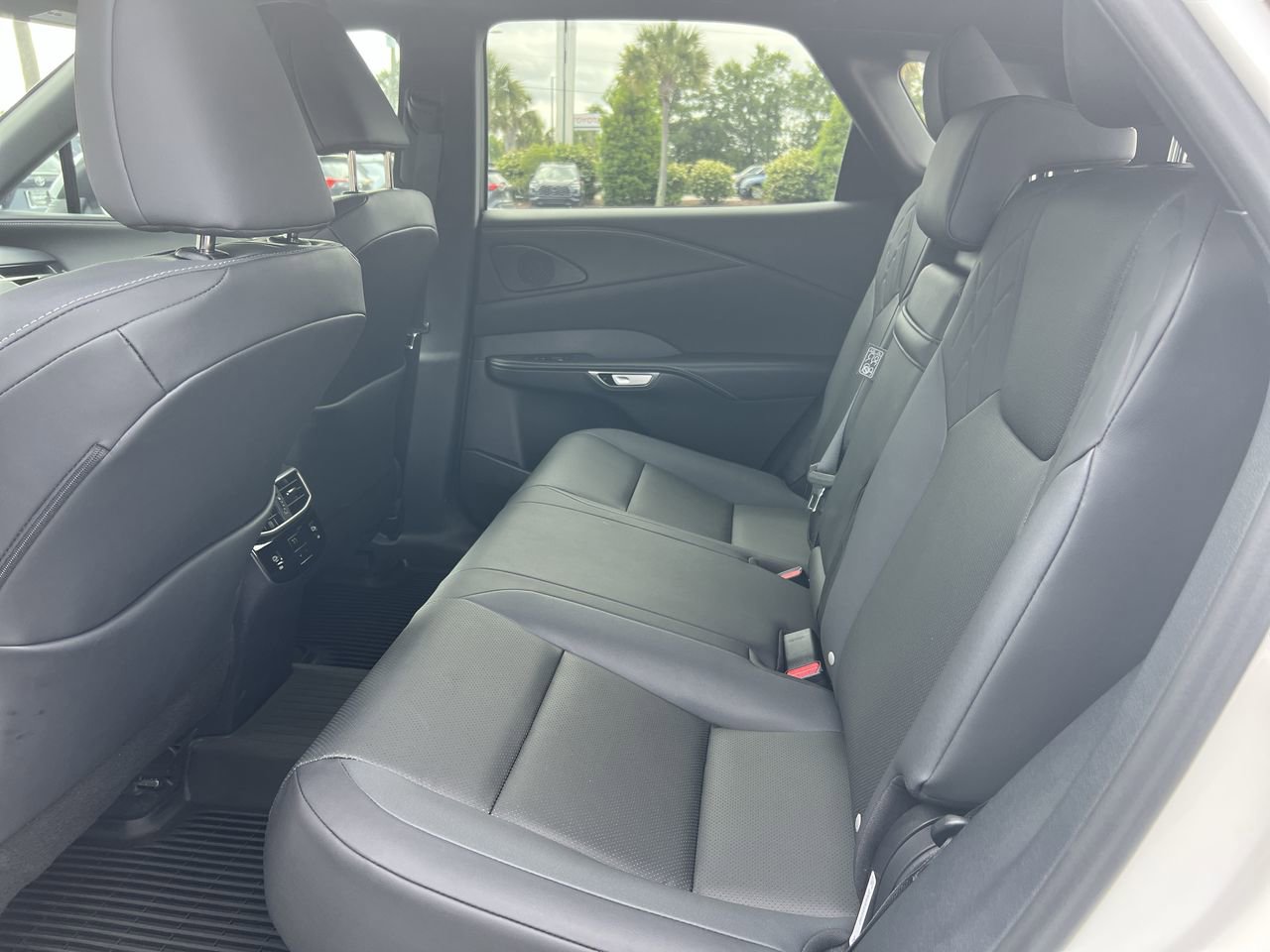 Used 2025 Lexus RX 350h w/ Convenience Package AWD/4WD image 32