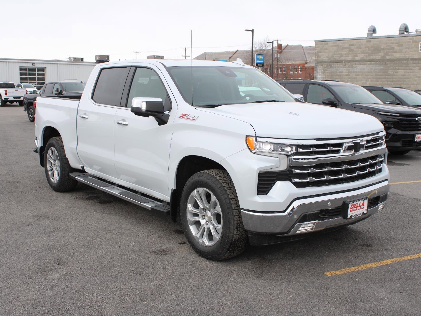 New 2026 Chevrolet Silverado 1500 LTZ w/ LTZ Premium Package AWD/4WD image 3