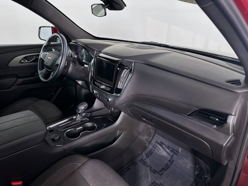 Used 2023 Chevrolet Traverse LT image 39