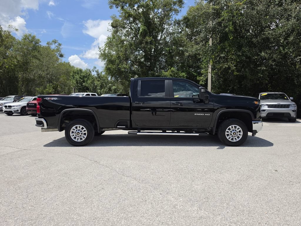 Used 2025 Chevrolet Silverado 2500 LT w/ Convenience Package AWD/4WD image 3