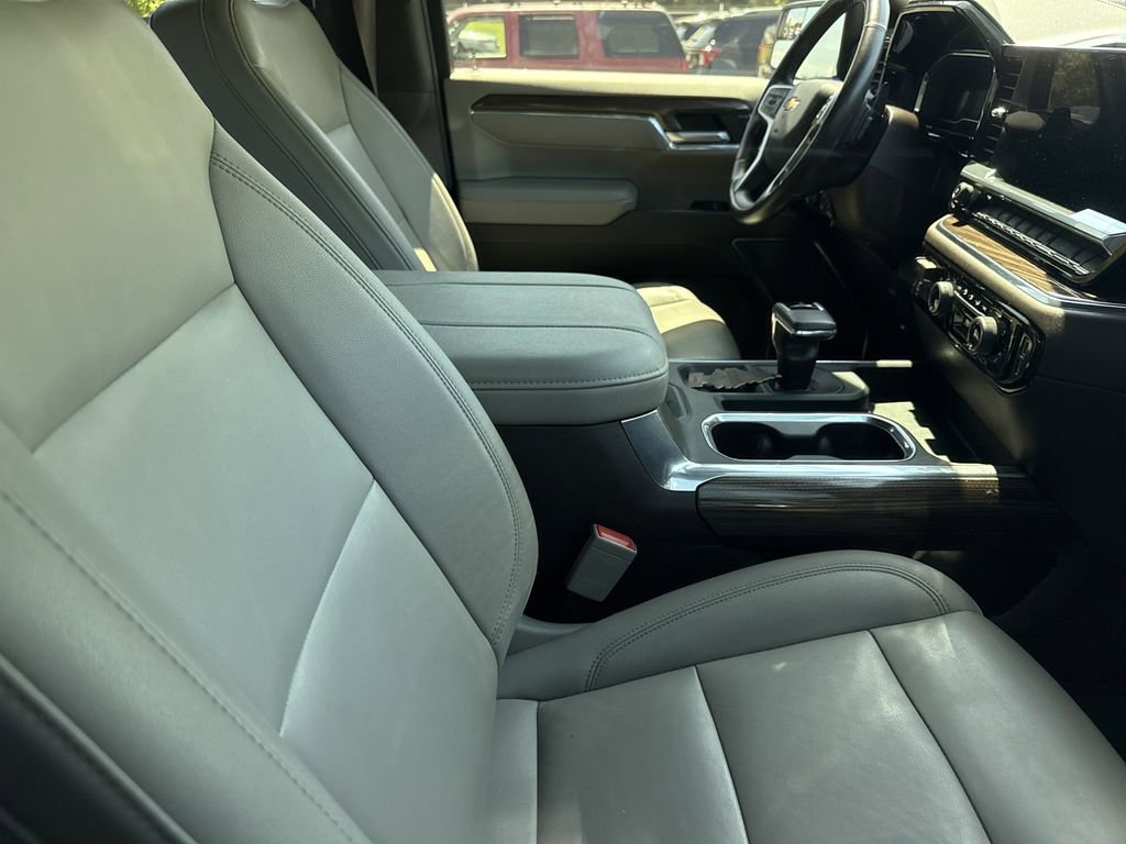 Used 2023 Chevrolet Silverado 1500 LT image 17