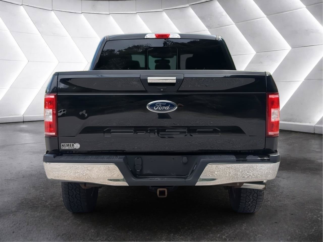 Used 2019 Ford F150 XLT w/ Equipment Group 302A Luxury AWD/4WD image 4