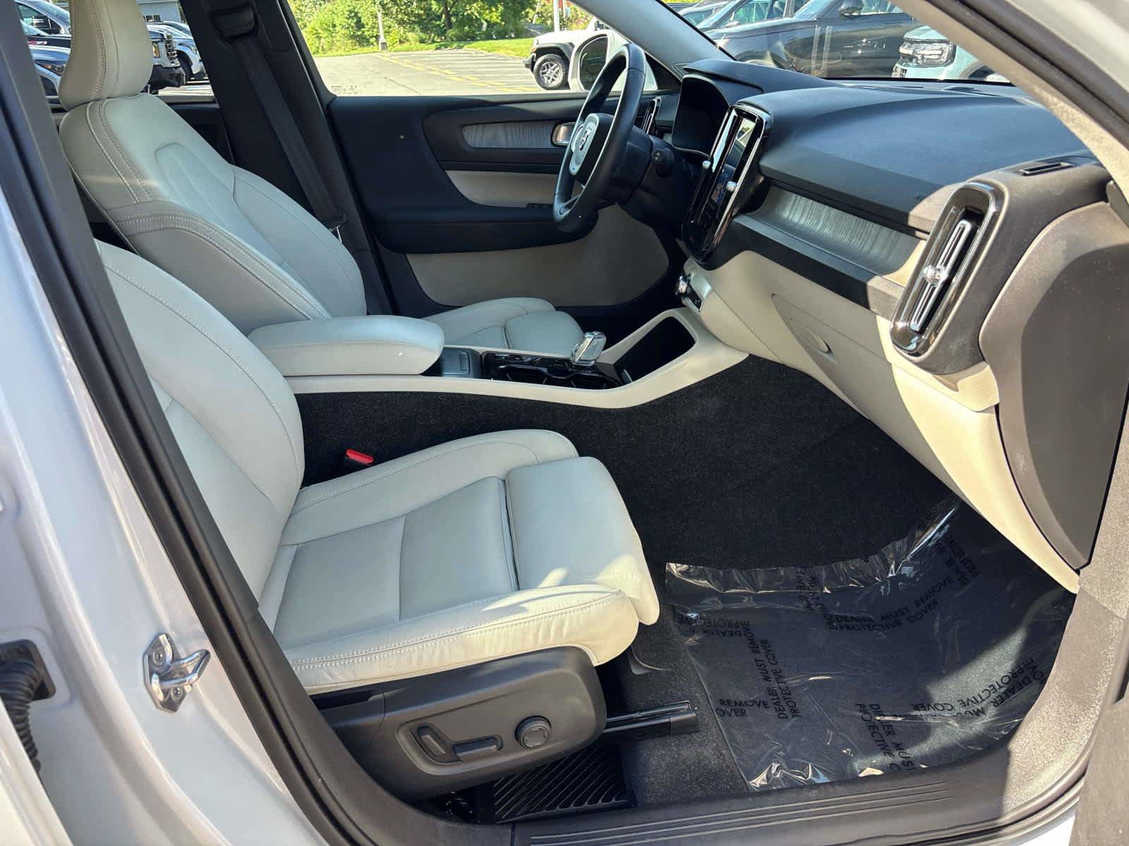 Used 2021 Volvo XC40 T5 Inscription w/ Advanced Package AWD/4WD image 17