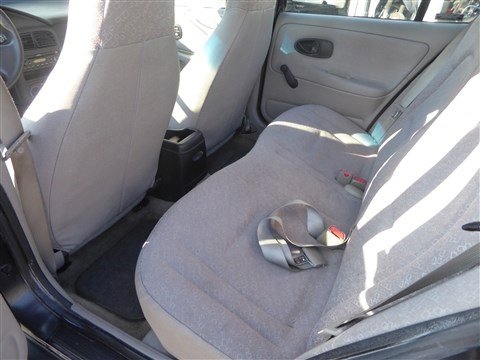 Used 2002 Saturn S-Series SL1 image 15