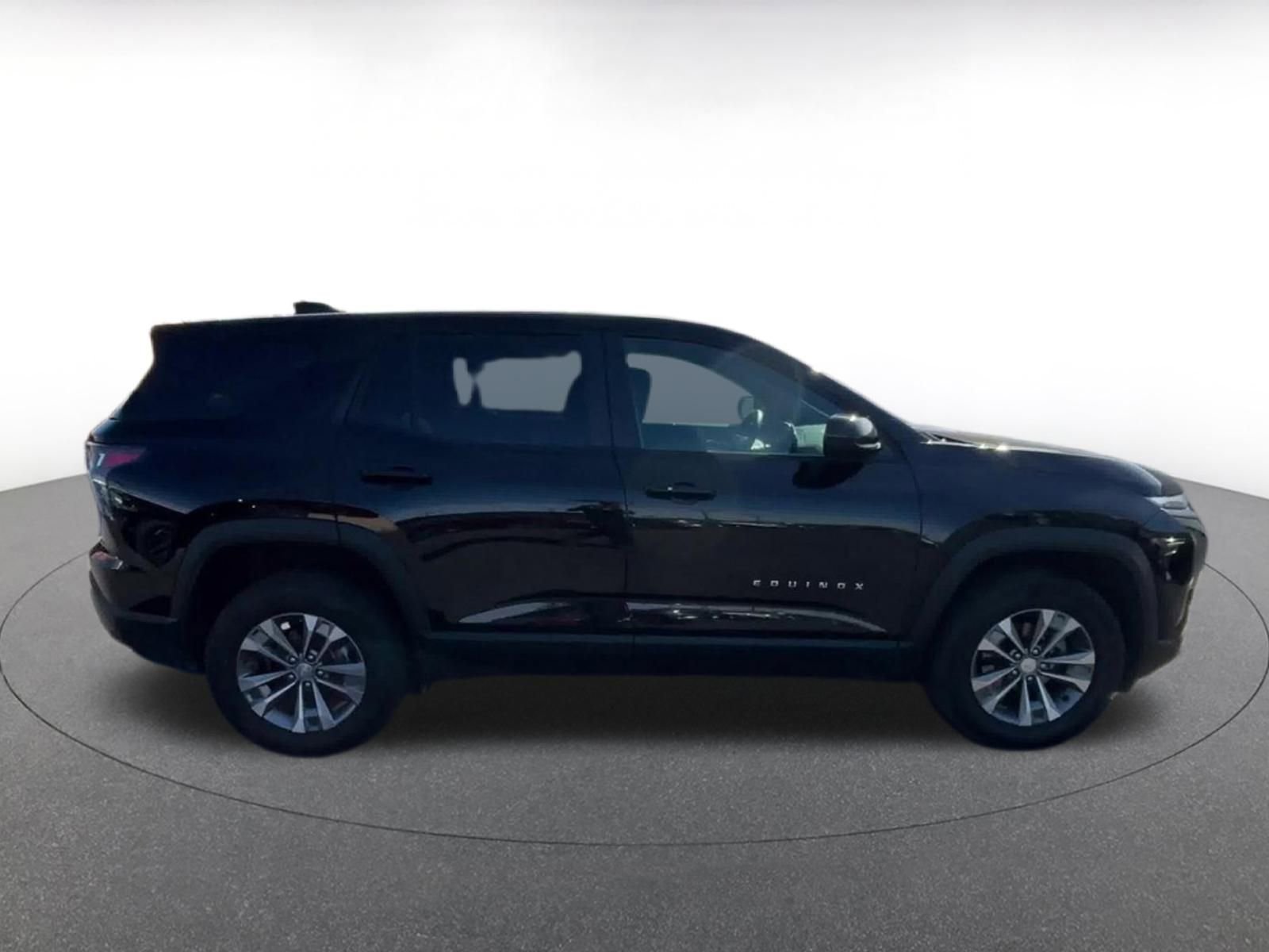 Used 2025 Chevrolet Equinox LT AWD/4WD image 16