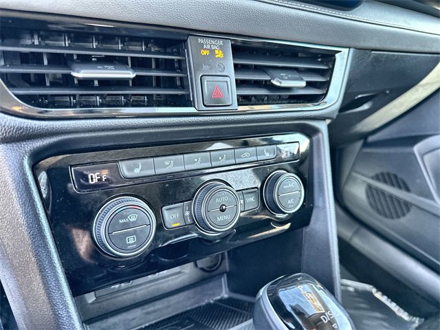 Used 2024 Volkswagen Taos SE image 17