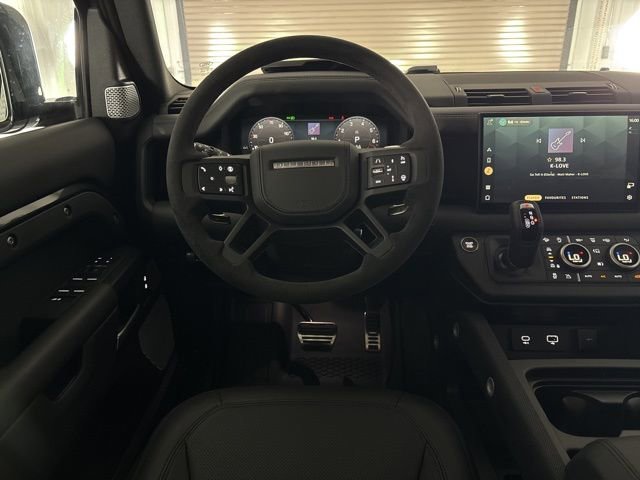 Used 2024 Land Rover Defender 130 V8 image 24