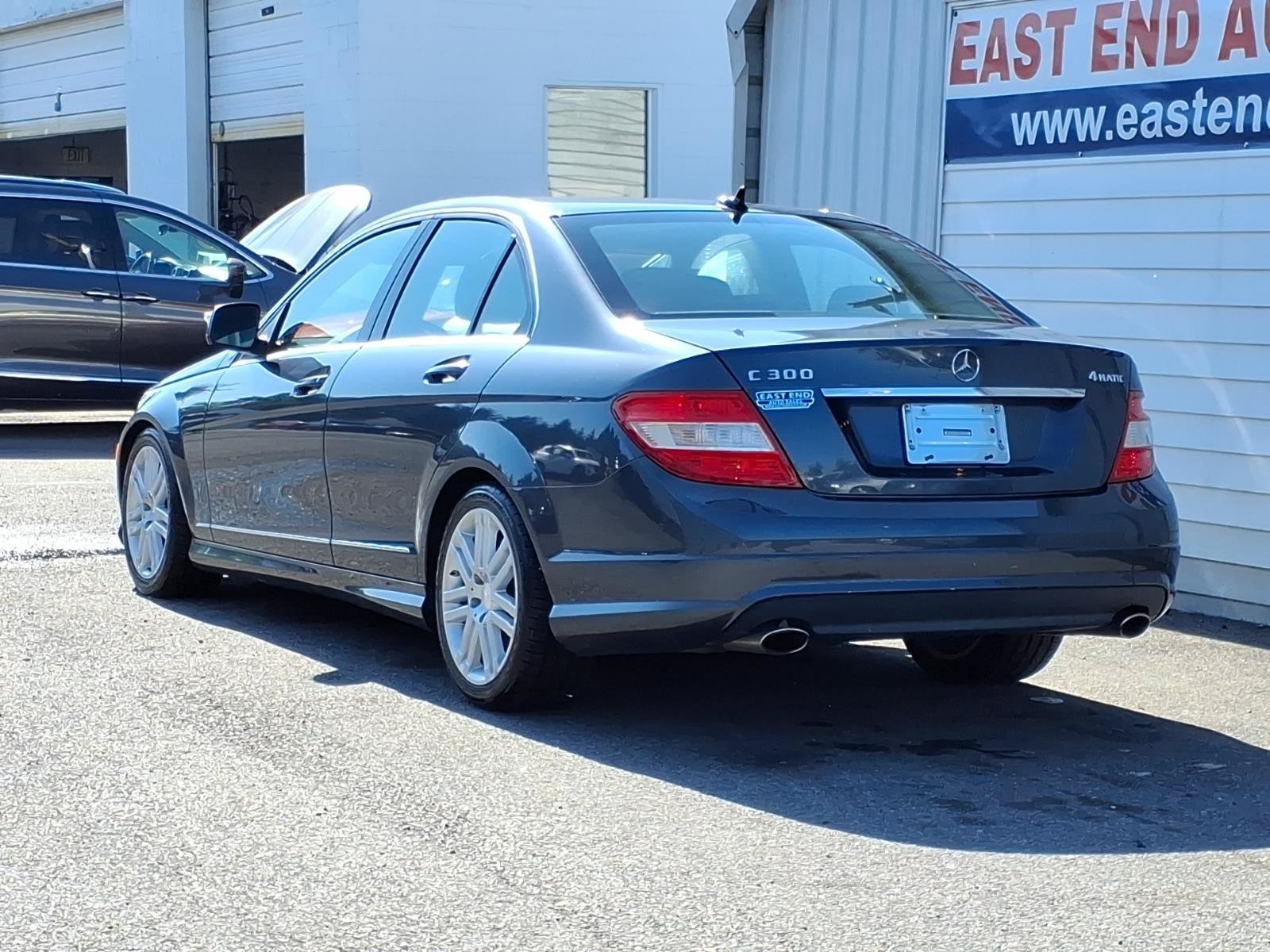 Used 2009 Mercedes-Benz C 300 4MATIC Sedan image 3